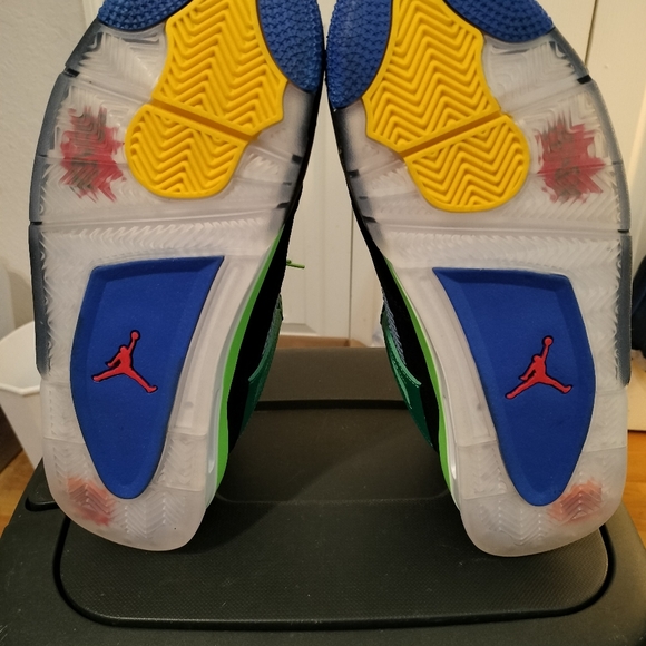 Jordan Retro 4 Superman Special Edition🦸 - Picture 15 of 15